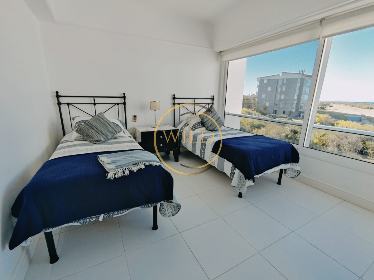 Apartamento ID.2293 - ALQUILER DE TEMPORADA DE HERMOSO APARTAMENTO 4 DORMITORIOS PRIMERA LINEA BRAVA