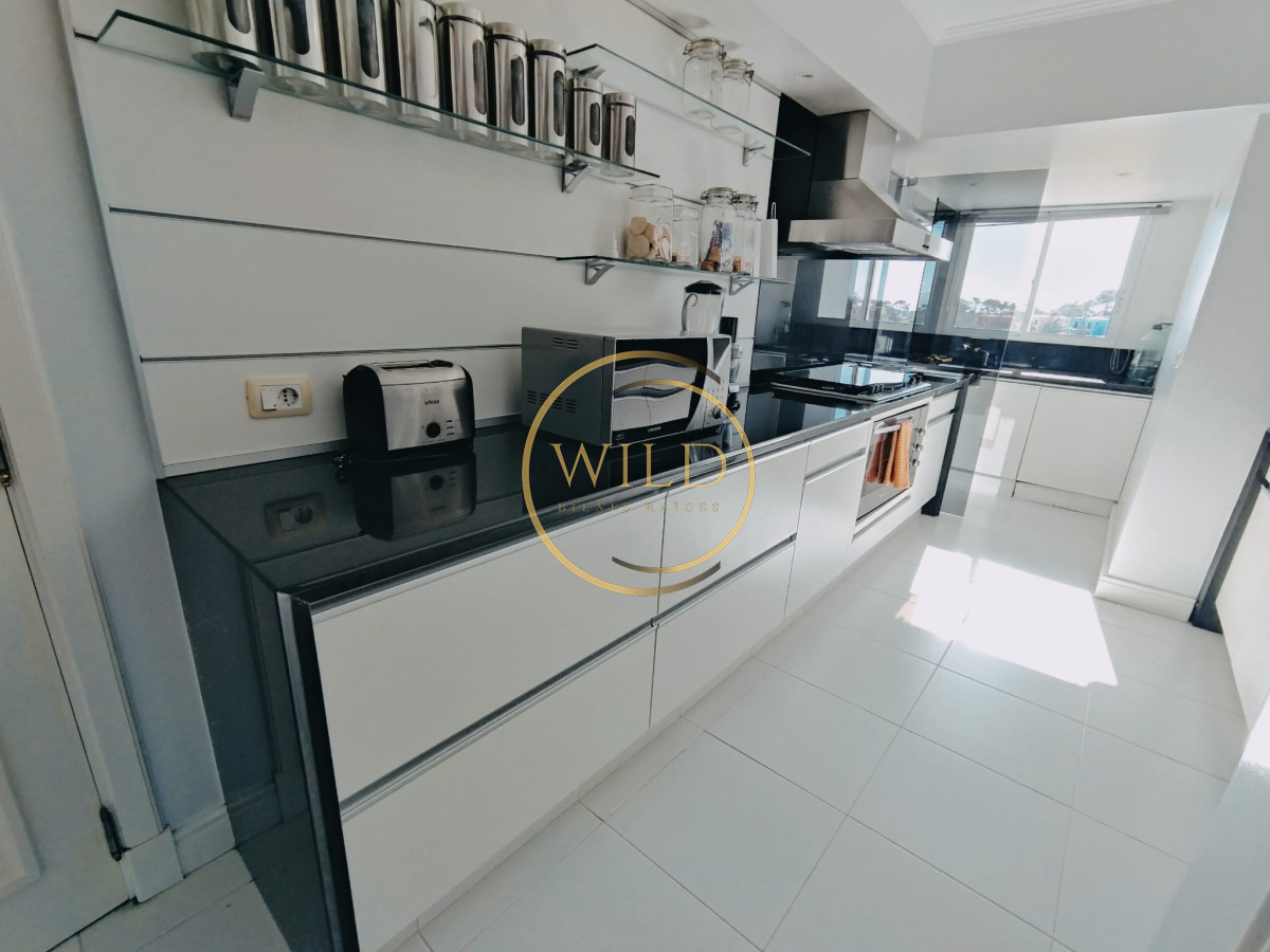 Apartamento ID.2293 - ALQUILER DE TEMPORADA DE HERMOSO APARTAMENTO 4 DORMITORIOS PRIMERA LINEA BRAVA