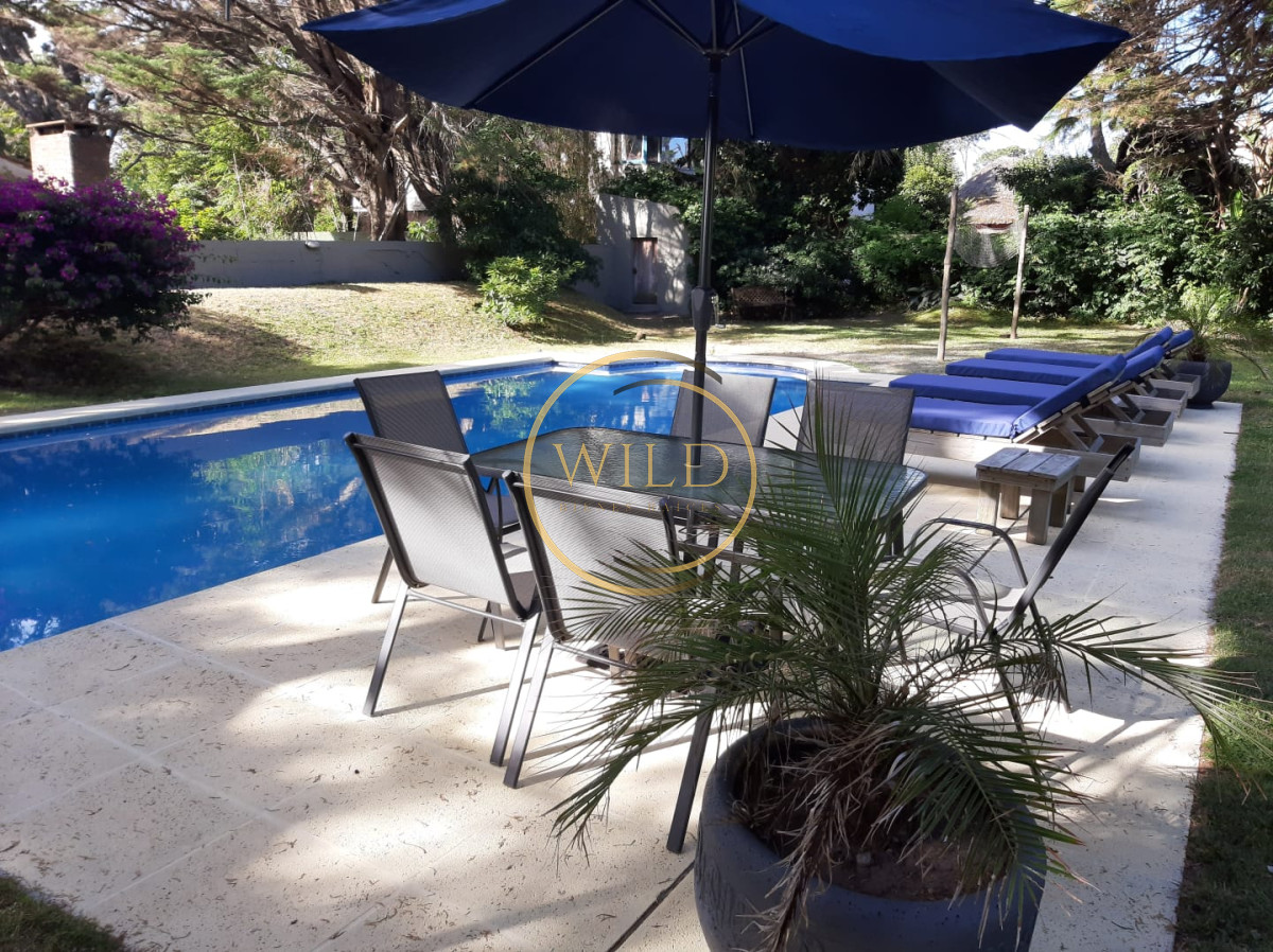 Casa ID.2042 - Hermosa Casa en Playa Mansa consulte!!!!