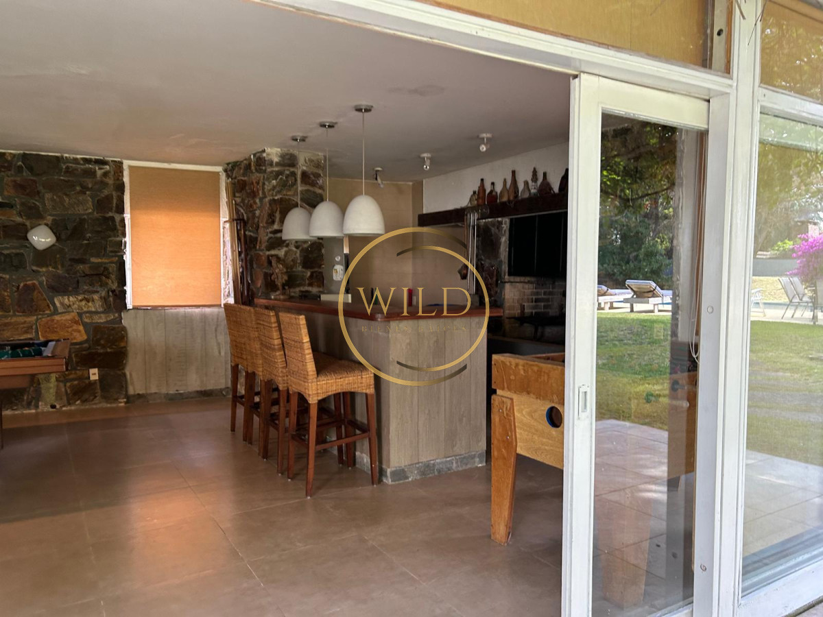 Casa ID.2042 - Hermosa Casa en Playa Mansa consulte!!!!