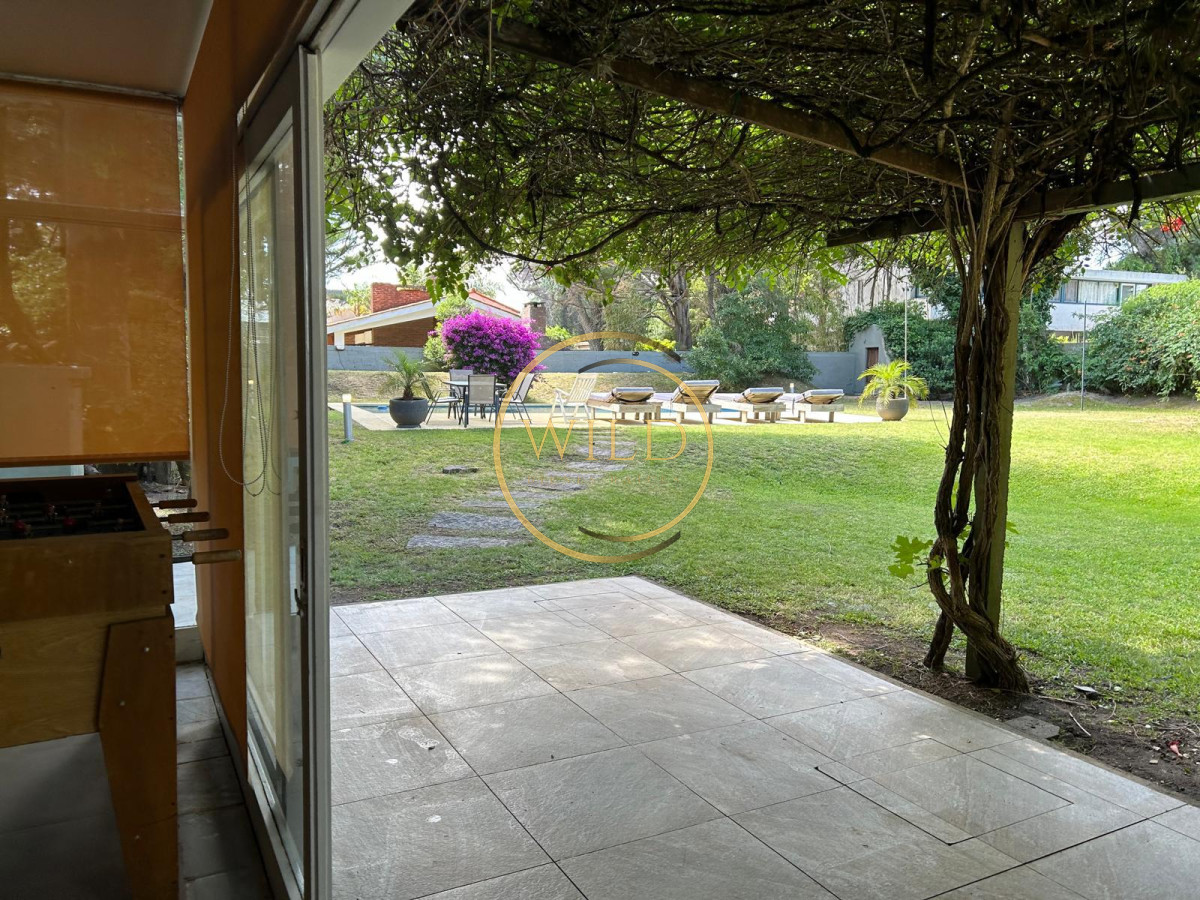 Casa ID.2042 - Hermosa Casa en Playa Mansa consulte!!!!
