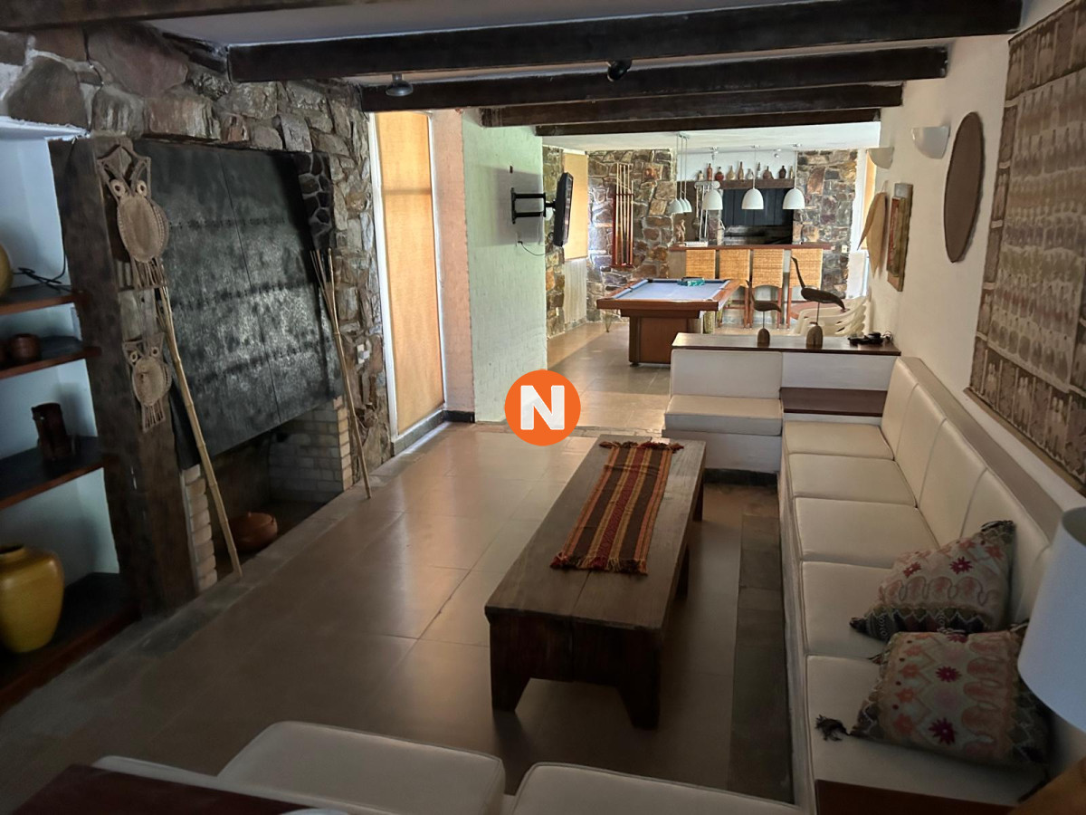 Casa Ref.217368 - Hermosa Casa en Playa Mansa consulte!!!!
