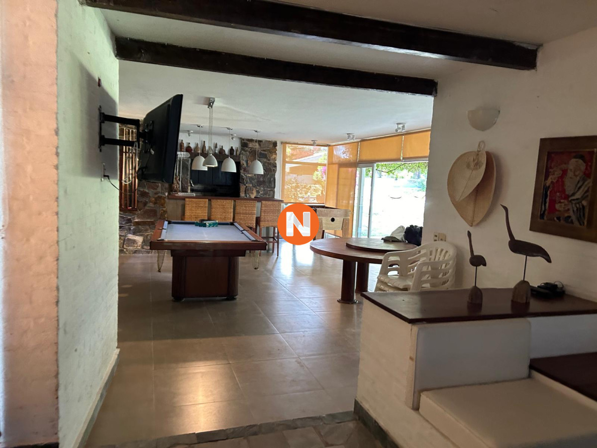 Casa Ref.217368 - Hermosa Casa en Playa Mansa consulte!!!!