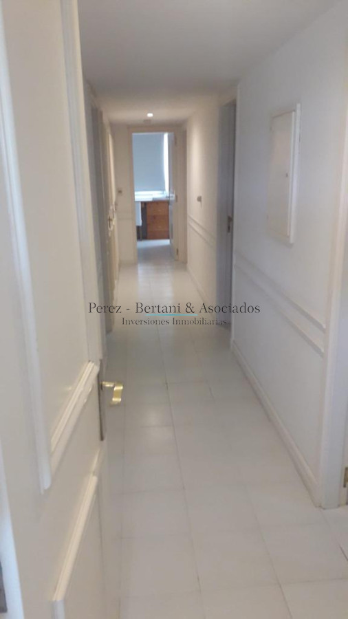 Apartamento ID.943 - Venta y alquiler Apartamento 4 dm Zona Playa Brava