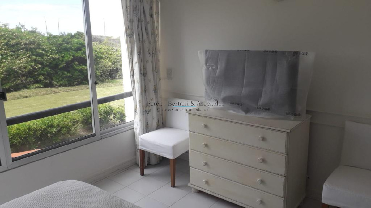Apartamento ID.943 - Venta y alquiler Apartamento 4 dm Zona Playa Brava
