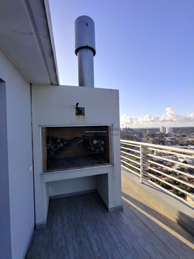 Apartamento ID.202 - VENTA DE HERMOSO PENTHOUSE DE 2 DORMITORIOS CON BAÑOS EN SUITE, HERMOSA VISTA MANSA Y BRAVA..