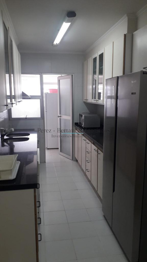 Apartamento ID.943 - Venta y alquiler Apartamento 4 dm Zona Playa Brava