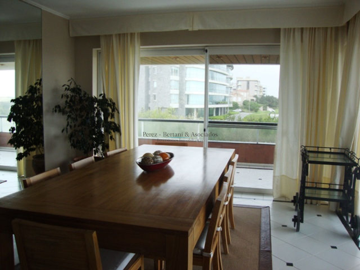 Apartamento ID.942 - Venta y Alquiler Apartamento 4dm  Playa Brava