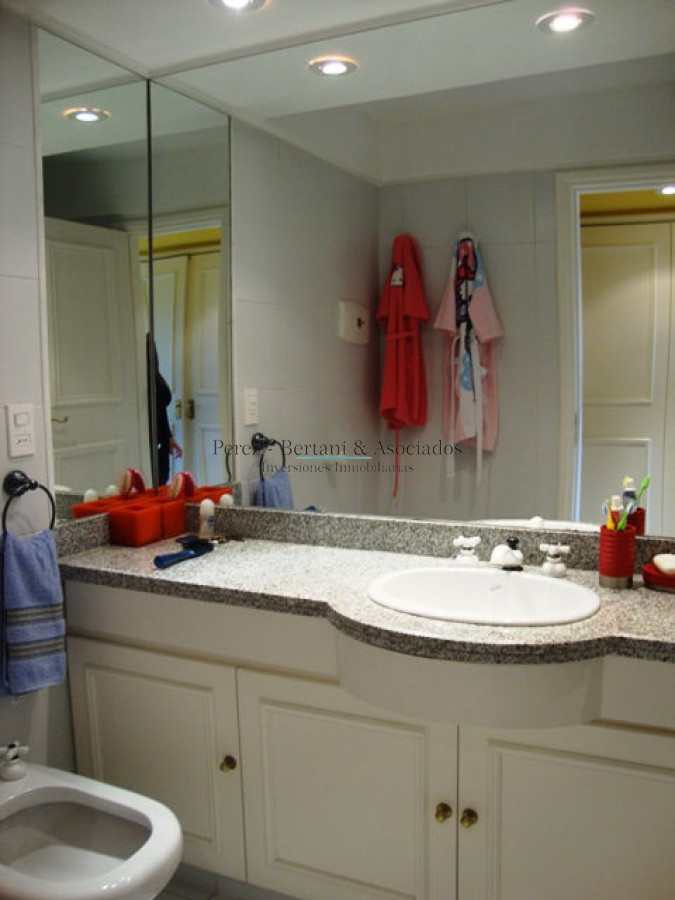 Apartamento ID.942 - Venta y Alquiler Apartamento 4dm  Playa Brava