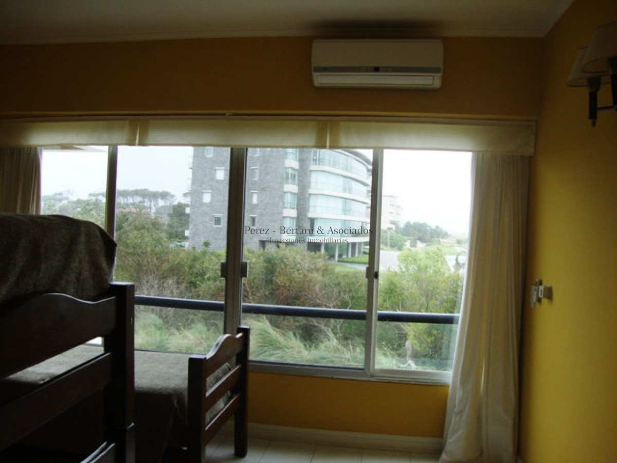 Apartamento ID.942 - Venta y Alquiler Apartamento 4dm  Playa Brava