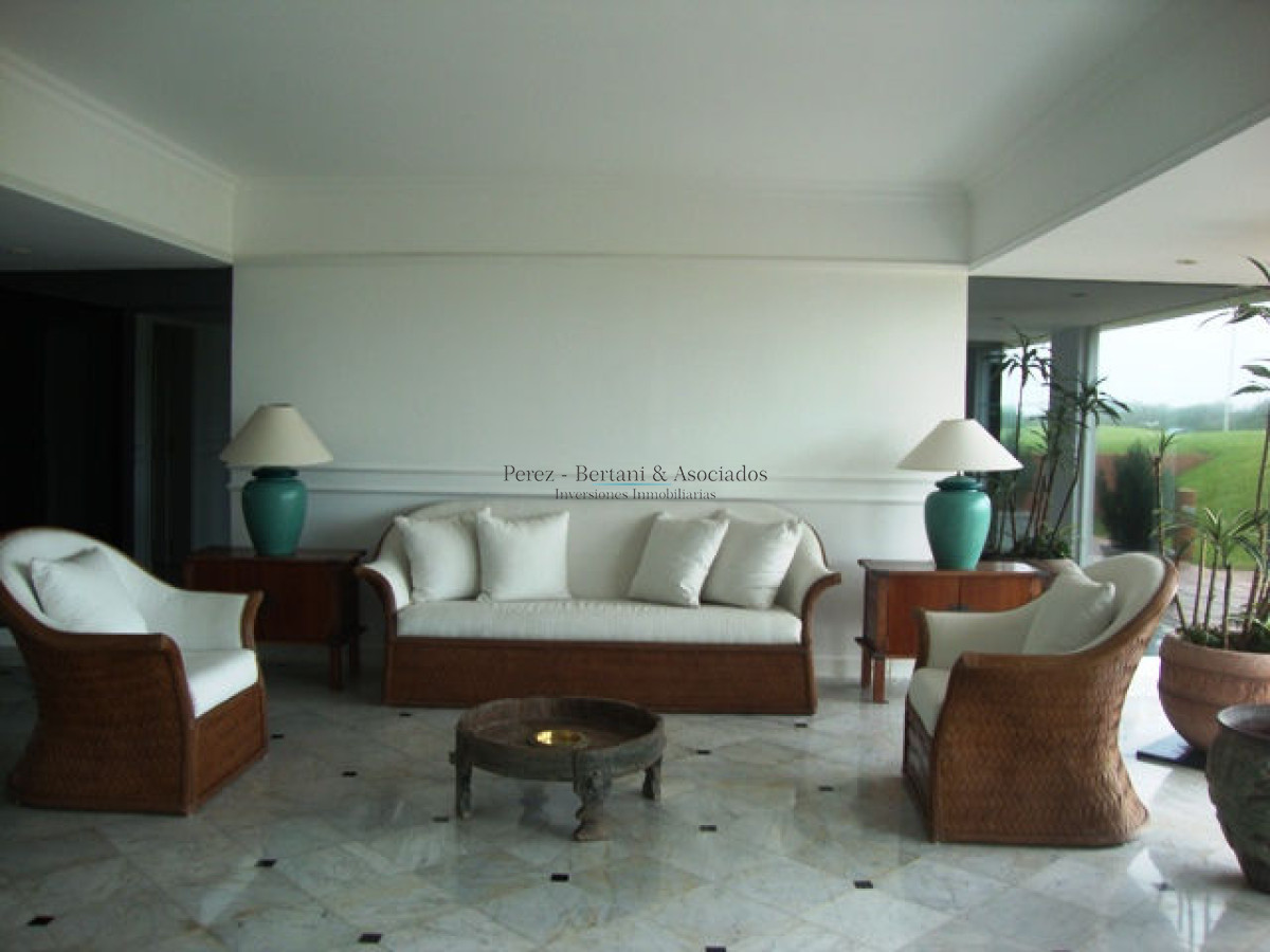 Apartamento ID.942 - Venta y Alquiler Apartamento 4dm  Playa Brava