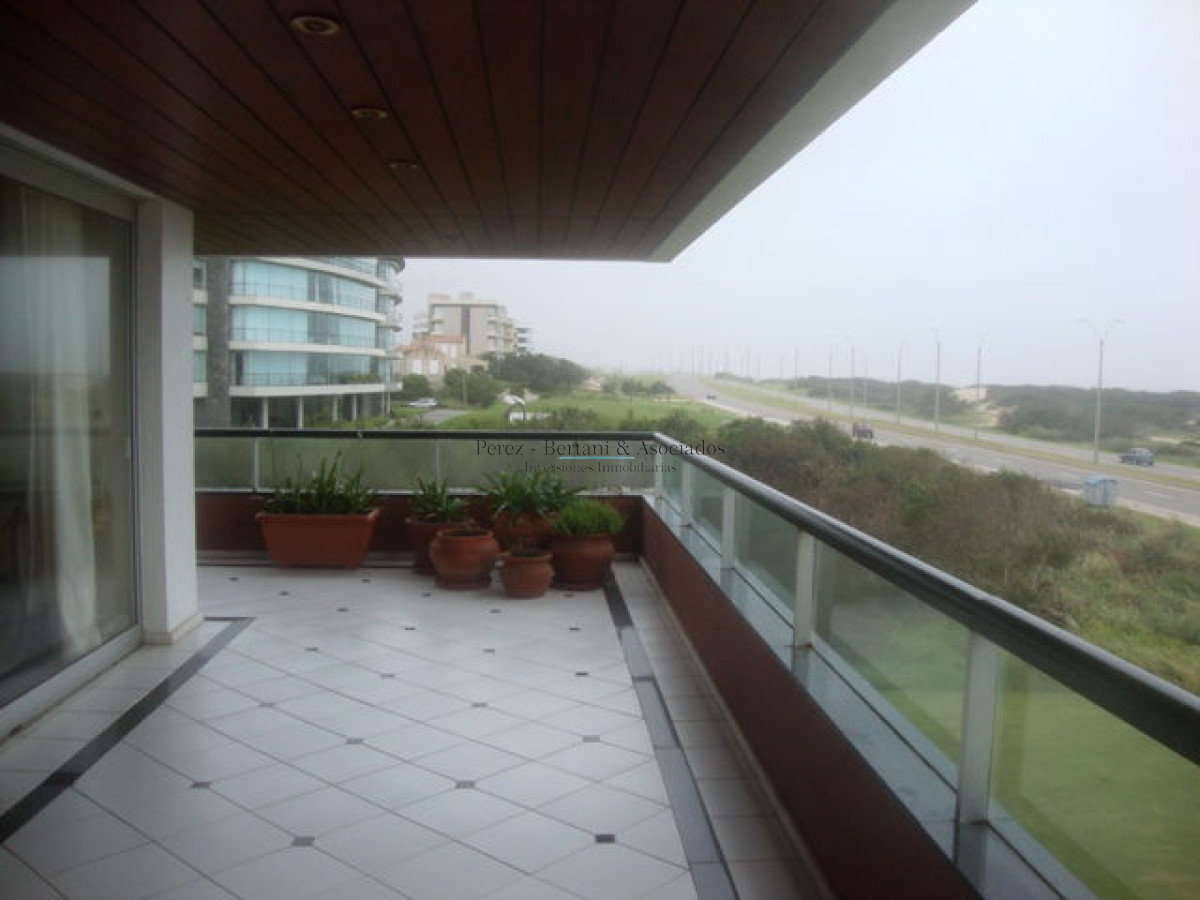 Apartamento ID.942 - Venta y Alquiler Apartamento 4dm  Playa Brava