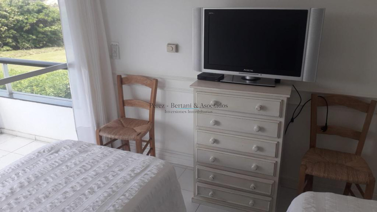 Apartamento ID.943 - Venta y alquiler Apartamento 4 dm Zona Playa Brava