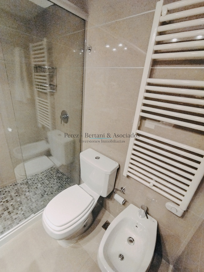 Apartamento ID.202 - VENTA DE HERMOSO PENTHOUSE DE 2 DORMITORIOS CON BAÑOS EN SUITE, HERMOSA VISTA MANSA Y BRAVA..