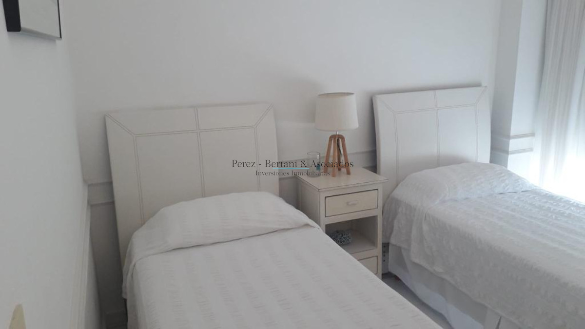 Apartamento ID.943 - Venta y alquiler Apartamento 4 dm Zona Playa Brava