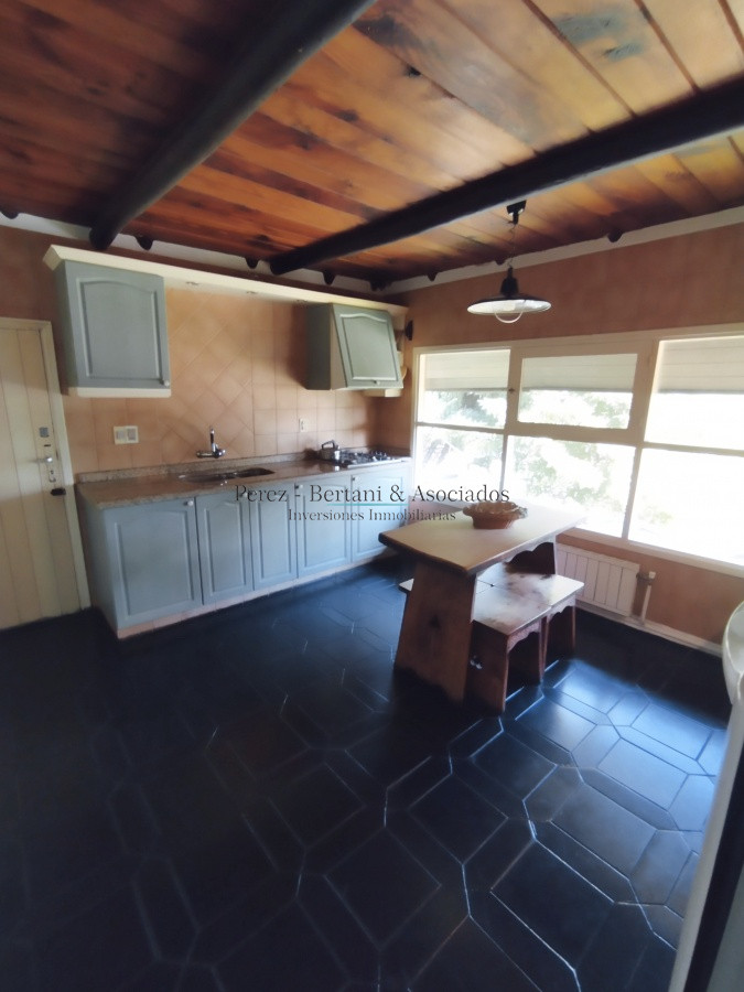 Casa ID.201 - VENTA DE HERMOSA CASA EN BARRIO PINARES - 3 DORMITORIOS - 