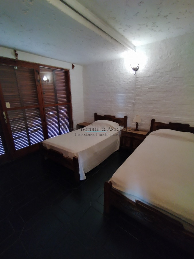 Casa ID.201 - VENTA DE HERMOSA CASA EN BARRIO PINARES - 3 DORMITORIOS - 