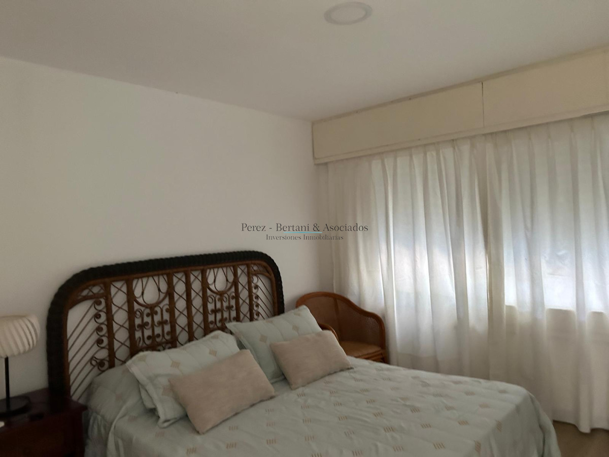 Casa ID.882 - Hermosa Casa en Playa Mansa consulte!!!!