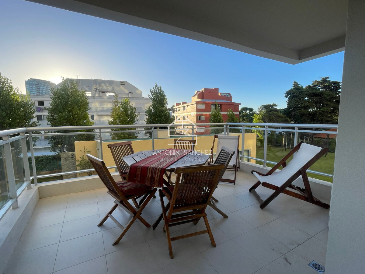 Apartamento ID.1804 - Apartamento en alquiler anual en Punta del Este 