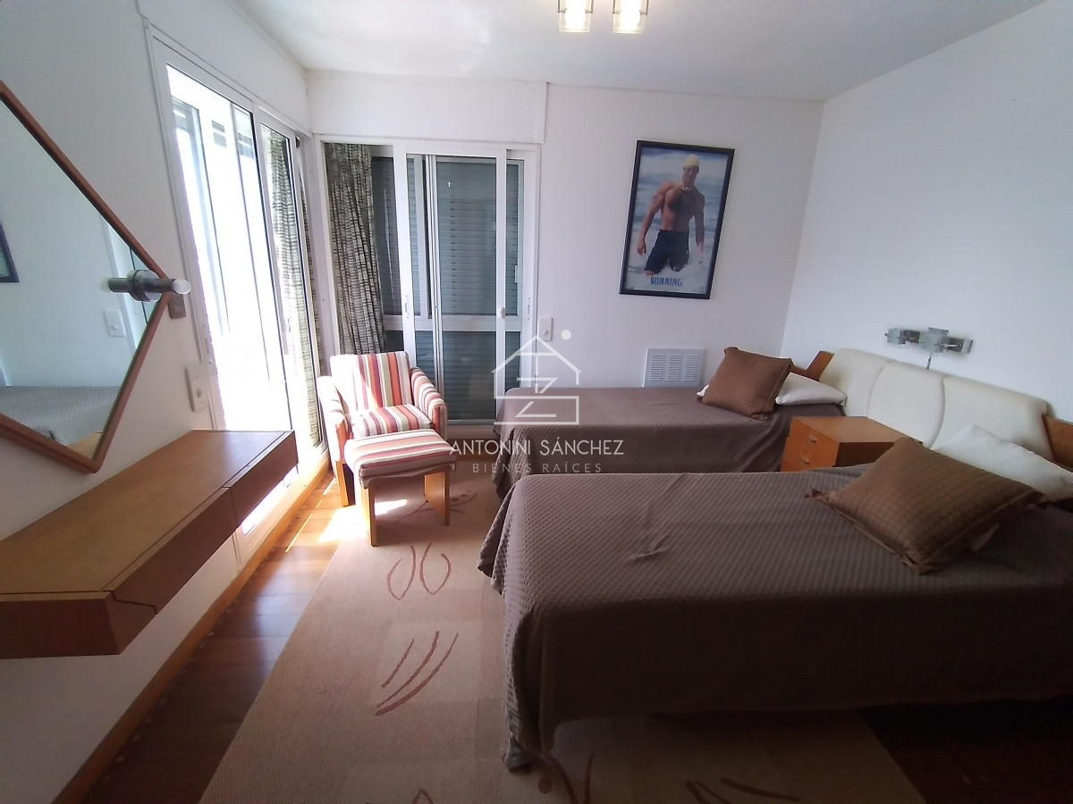 Apartamento ID.1273 - apartamento en zona de Peninsula  con hermosa vista a playa brava 