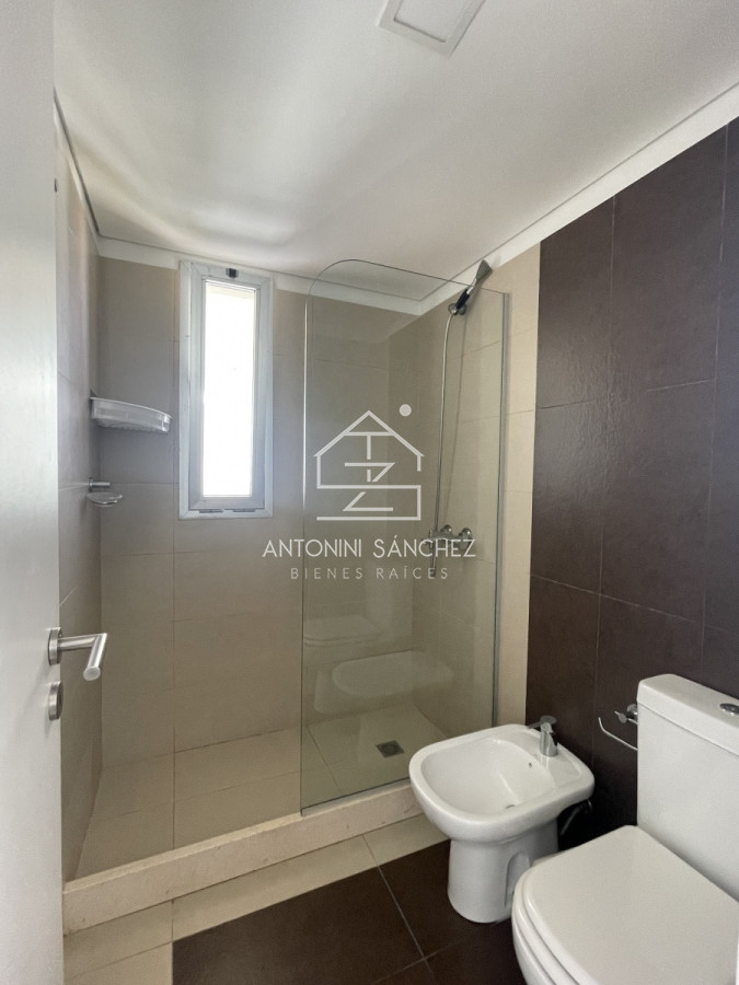 Apartamento ID.1839 - Alquiler anual apro 3 dormitorios