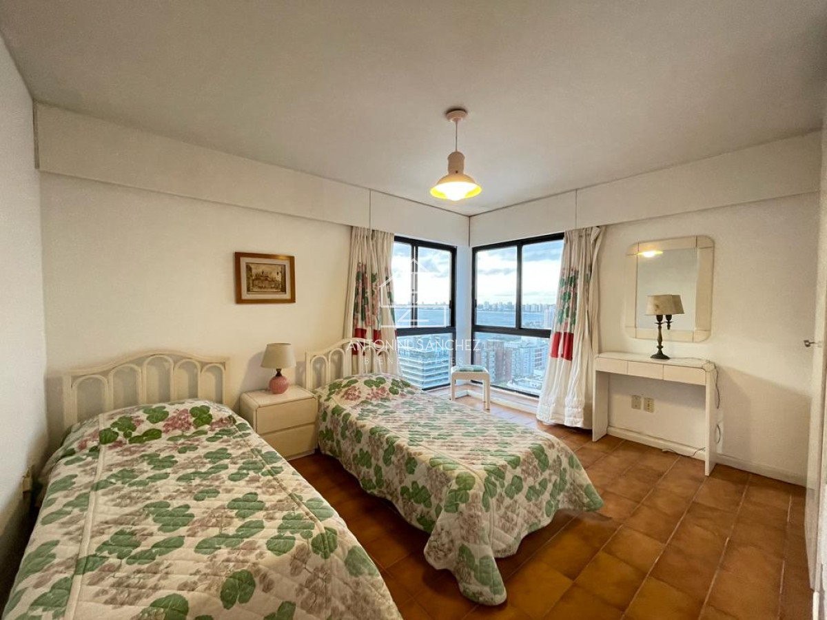Apartamento ID.1274 - Apartamento en torre de categoría 