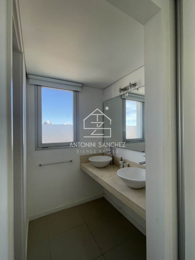 Apartamento ID.1839 - Alquiler anual apro 3 dormitorios