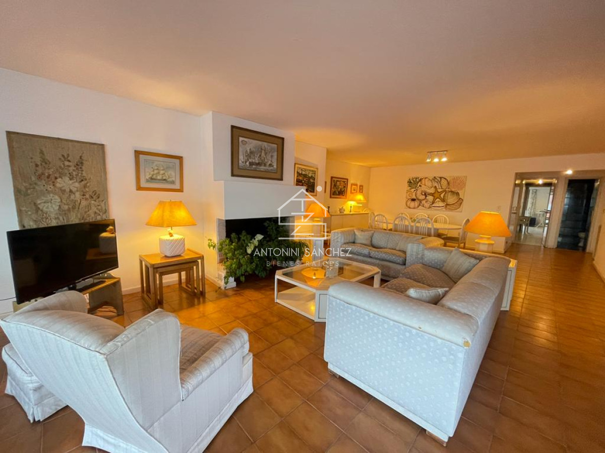 Apartamento ID.1274 - Apartamento en torre de categoría 