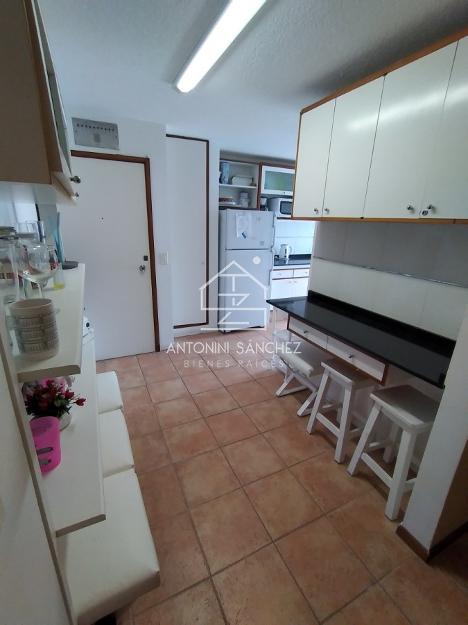 Apartamento ID.1273 - apartamento en zona de Peninsula  con hermosa vista a playa brava 