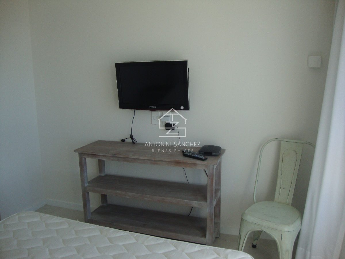 Apartamento ID.938 - APARTAMENTO EN TORRE CON TODOS LOS SERVICIOS. A METROS DE PLAYA BRAVA.