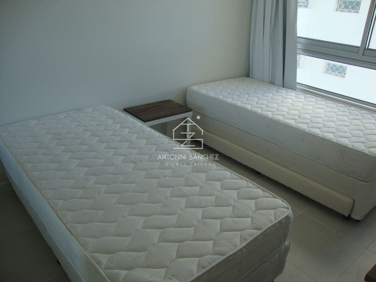 Apartamento ID.938 - APARTAMENTO EN TORRE CON TODOS LOS SERVICIOS. A METROS DE PLAYA BRAVA.