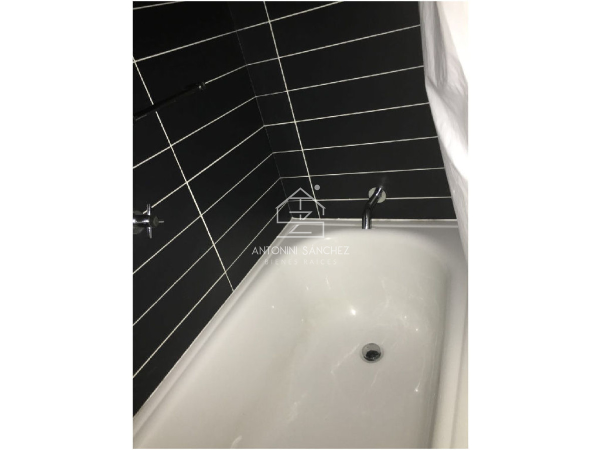 Apartamento ID.938 - APARTAMENTO EN TORRE CON TODOS LOS SERVICIOS. A METROS DE PLAYA BRAVA.