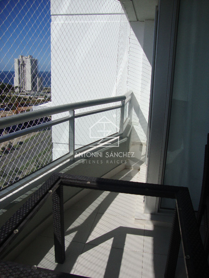 Apartamento ID.938 - APARTAMENTO EN TORRE CON TODOS LOS SERVICIOS. A METROS DE PLAYA BRAVA.