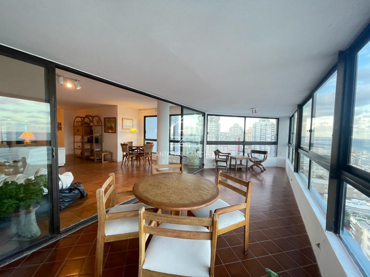 Apartamento ID.1274 - Apartamento en torre de categoría 