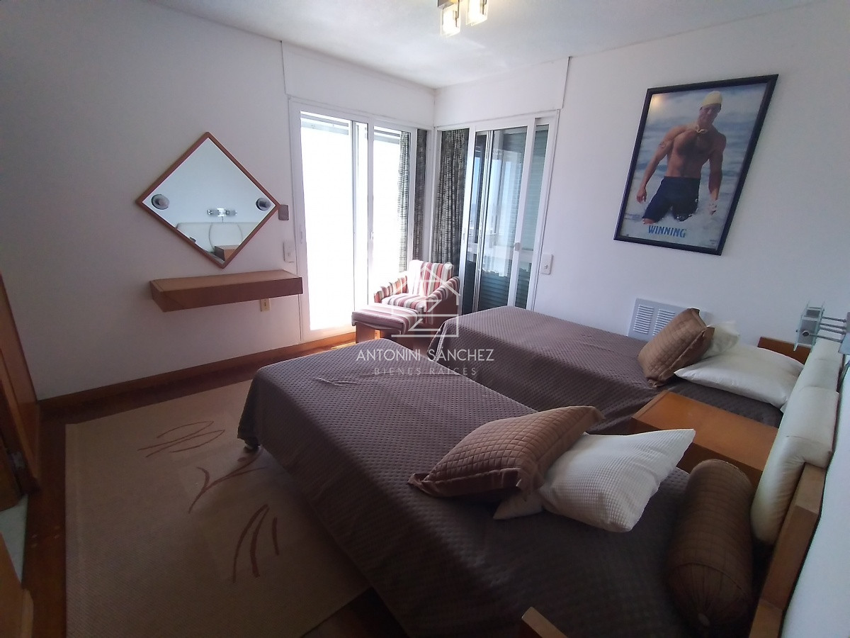 Apartamento ID.1273 - apartamento en zona de Peninsula  con hermosa vista a playa brava 