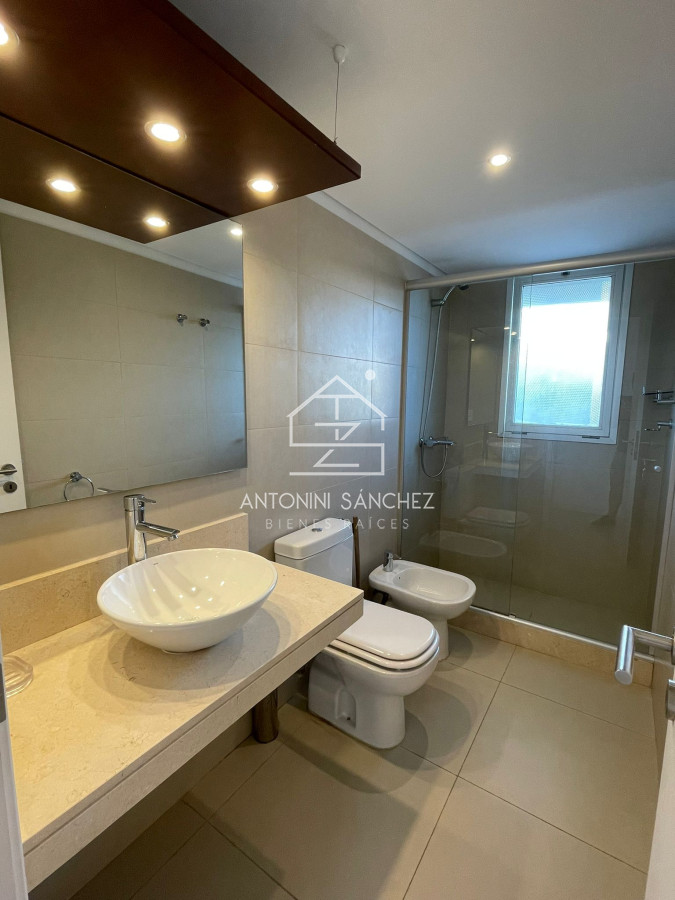 Apartamento ID.1804 - Apartamento en alquiler anual en Punta del Este 