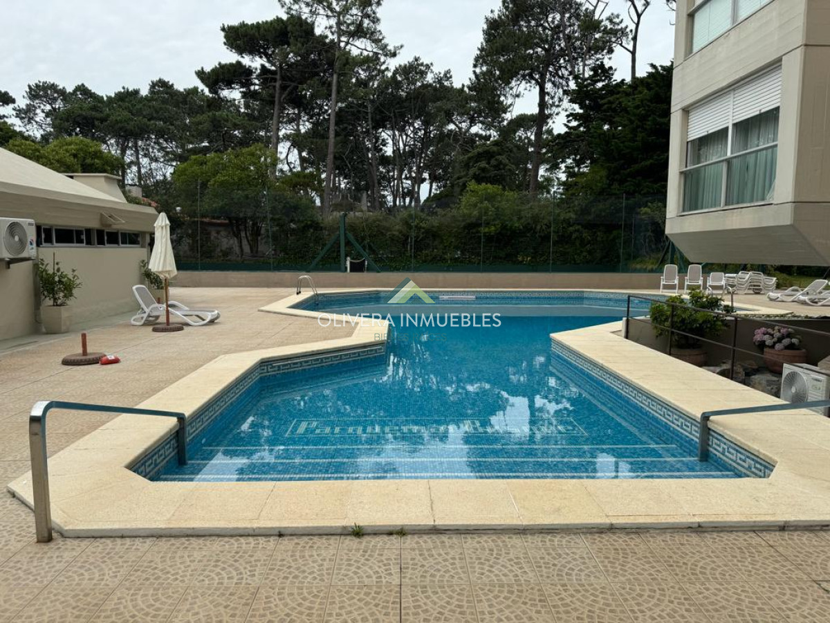 Apartamento ID.12681 - Apartamento en venta de 3 dormitorios en Punta del Este