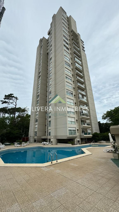 Apartamento ID.12681 - Apartamento en venta de 3 dormitorios en Punta del Este