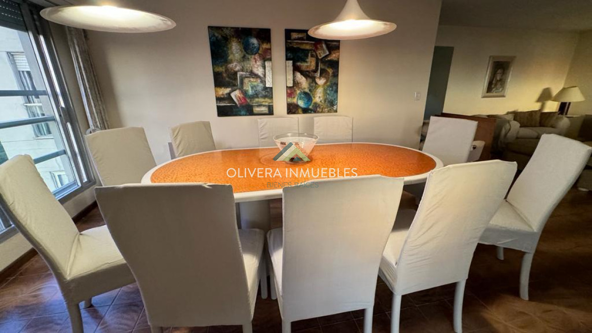 Apartamento ID.12681 - Apartamento en venta de 3 dormitorios en Punta del Este