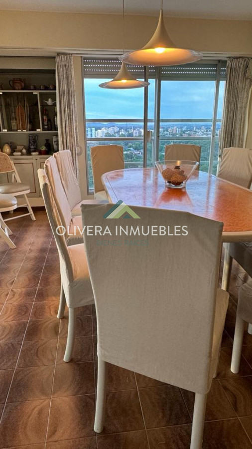 Apartamento ID.12681 - Apartamento en venta de 3 dormitorios en Punta del Este
