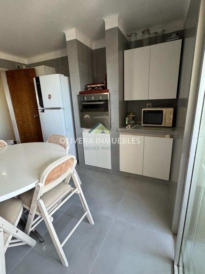 Apartamento ID.12681 - Apartamento en venta de 3 dormitorios en Punta del Este