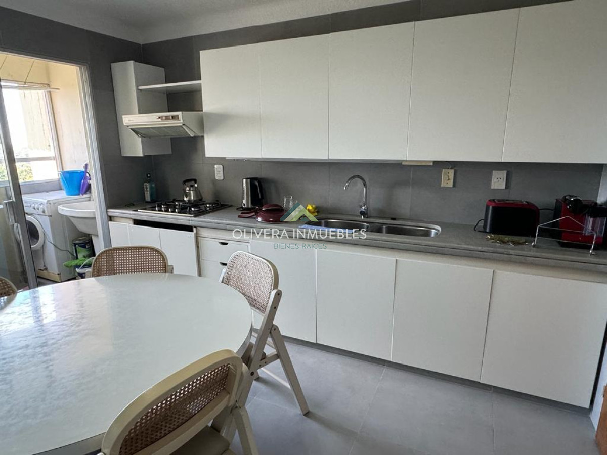 Apartamento ID.12681 - Apartamento en venta de 3 dormitorios en Punta del Este