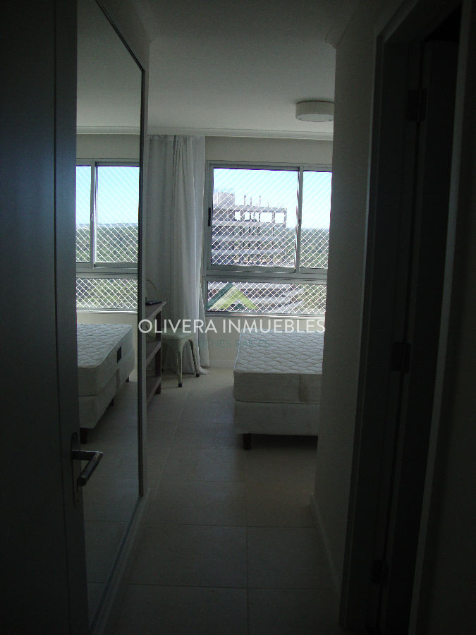 Apartamento ID.12232 - Apartamento de dos dormitorios en alquiler anual 