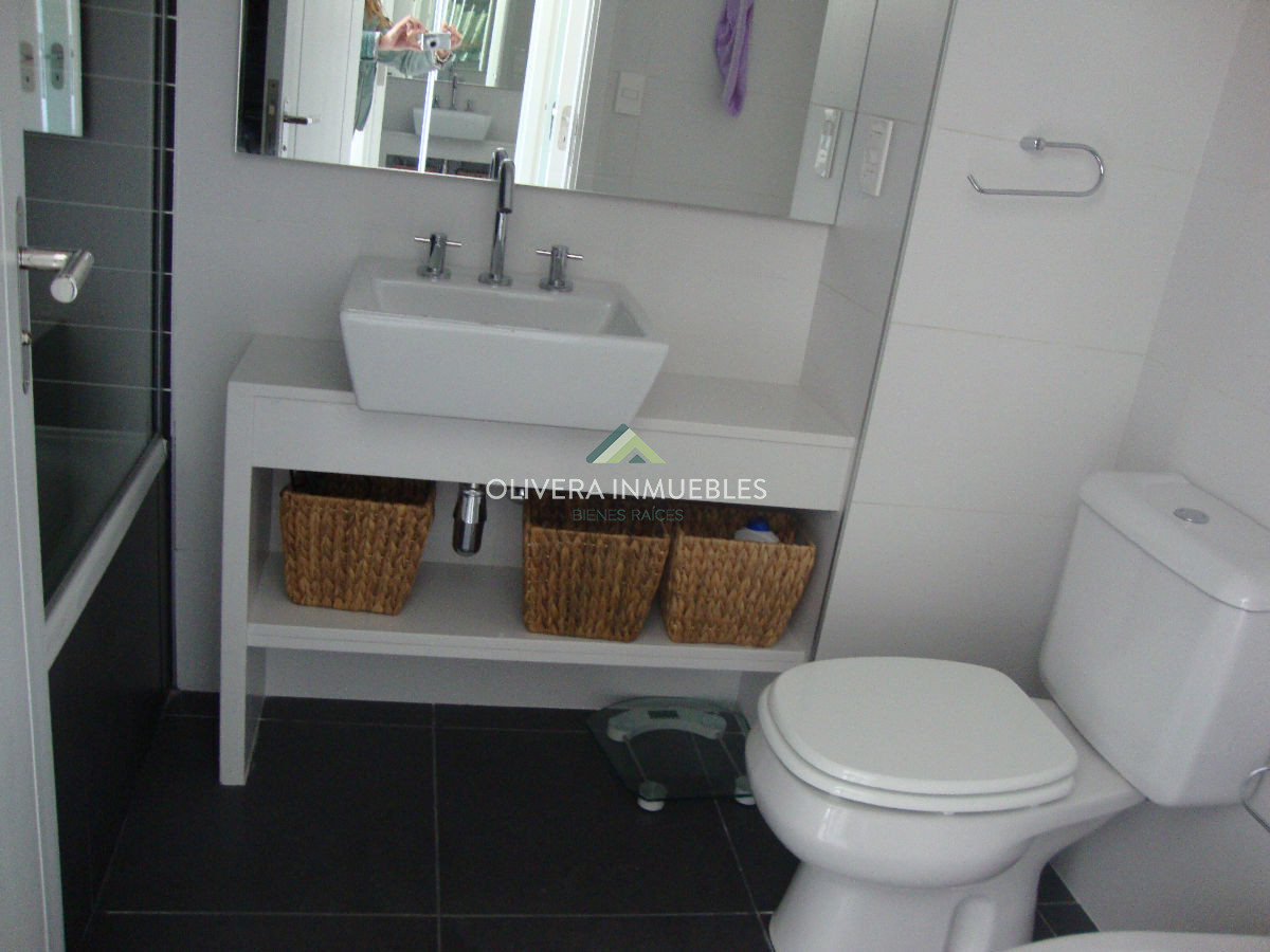 Apartamento ID.12232 - Apartamento de dos dormitorios en alquiler anual 