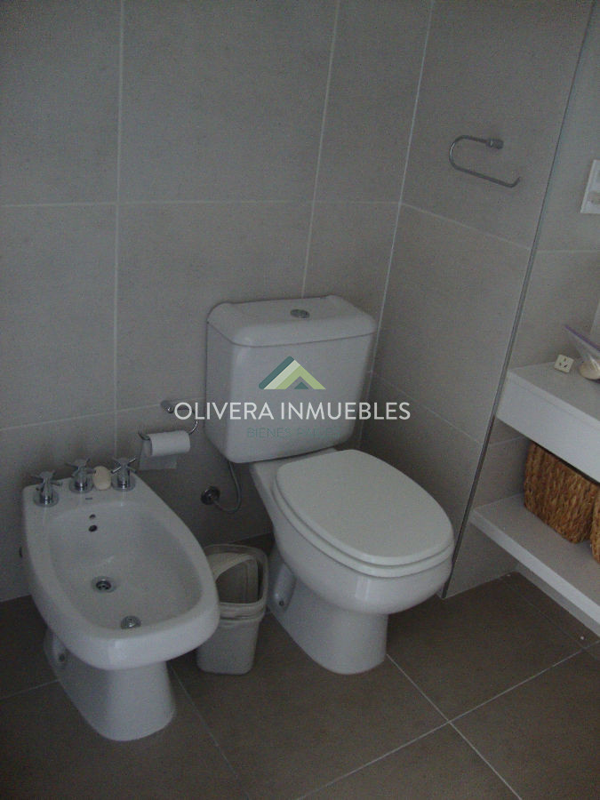 Apartamento ID.12232 - Apartamento de dos dormitorios en alquiler anual 