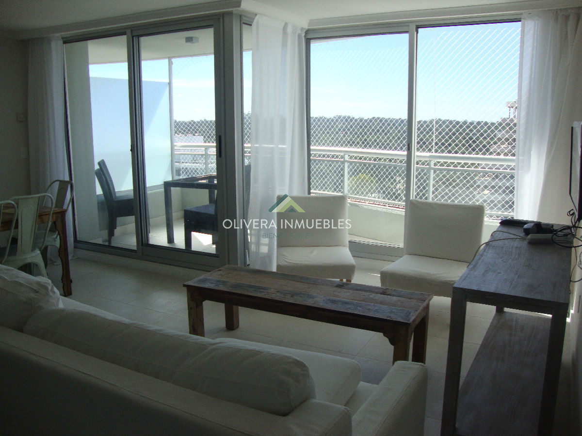 Apartamento ID.12232 - Apartamento de dos dormitorios en alquiler anual 