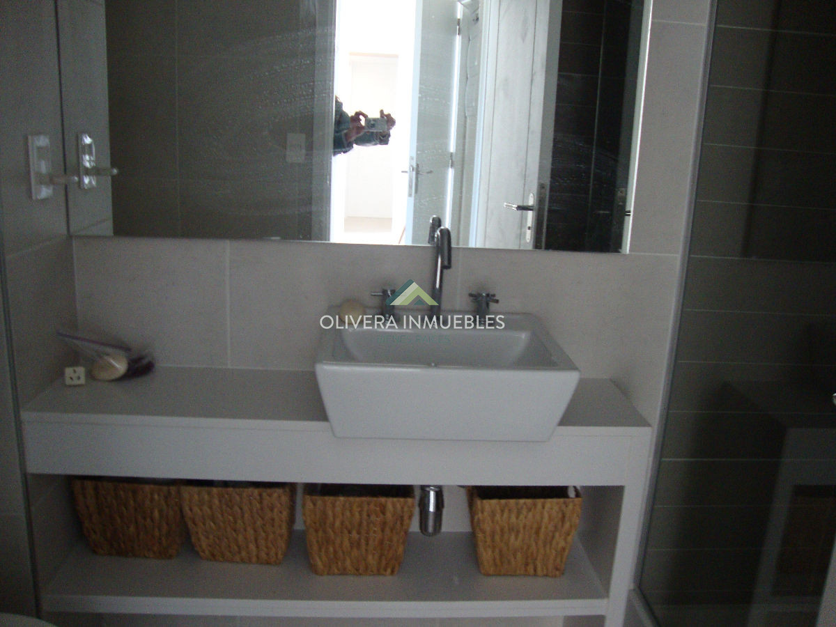 Apartamento ID.12232 - Apartamento de dos dormitorios en alquiler anual 