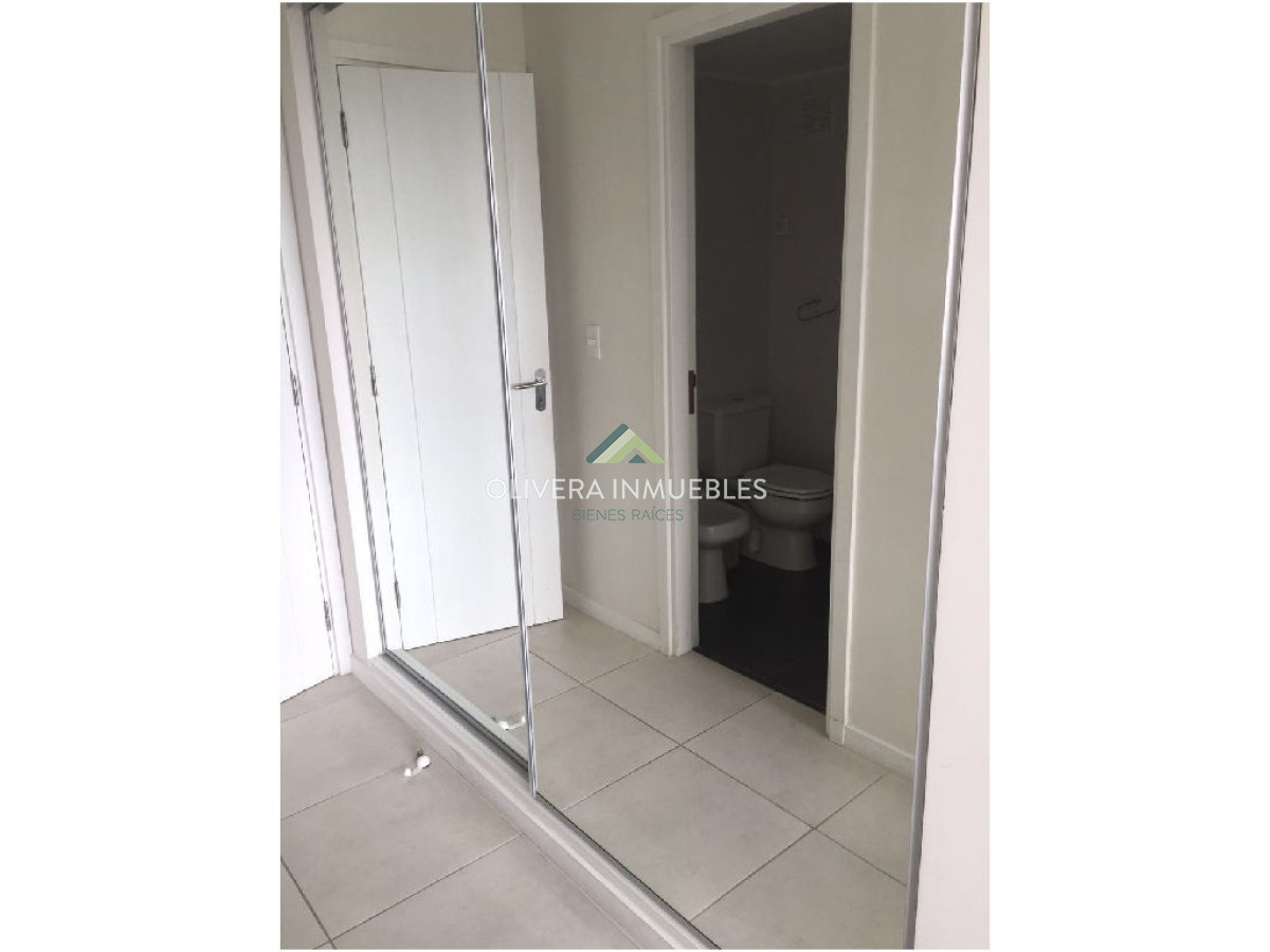Apartamento ID.12232 - Apartamento de dos dormitorios en alquiler anual 