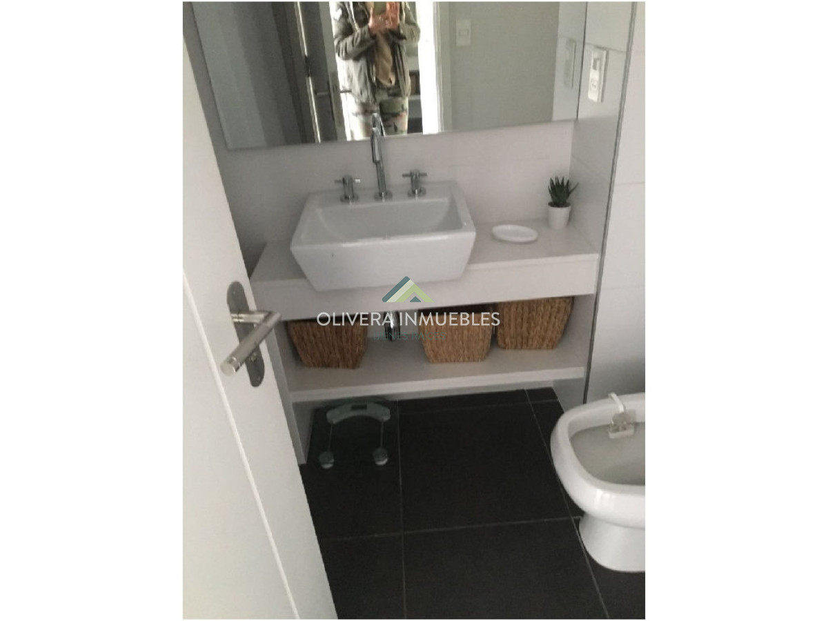 Apartamento ID.12232 - Apartamento de dos dormitorios en alquiler anual 