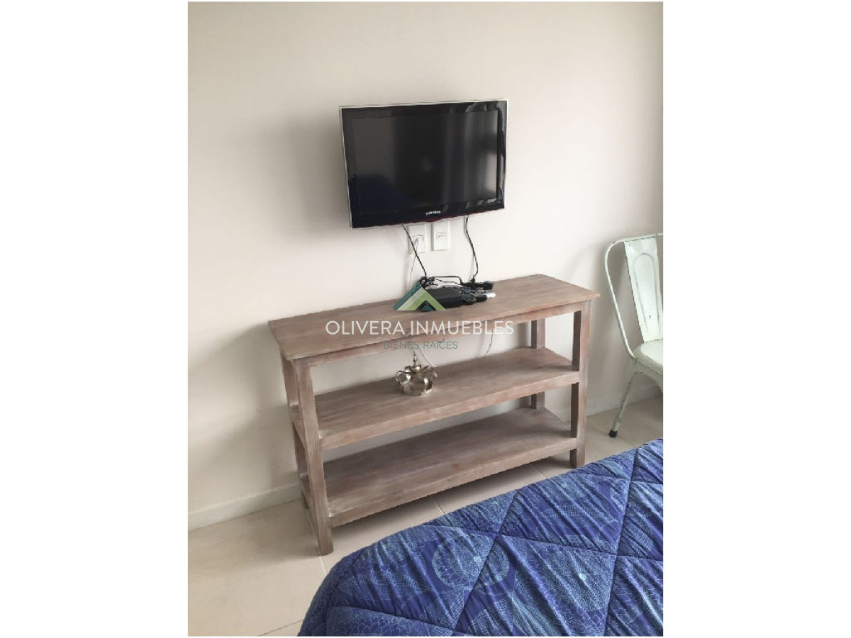 Apartamento ID.12232 - Apartamento de dos dormitorios en alquiler anual 